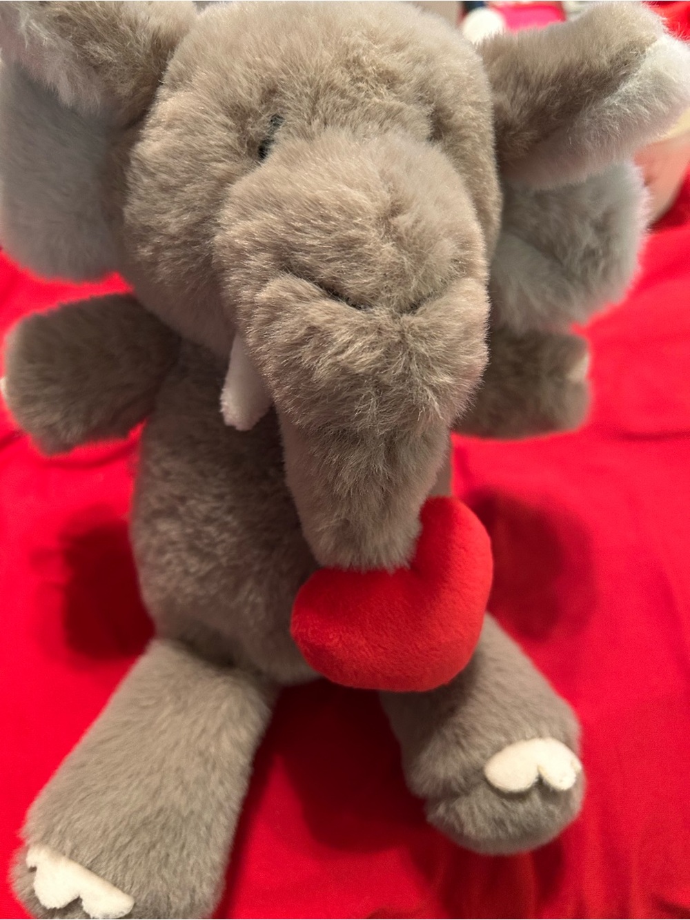 Giggle Scape Gray Elephant Plush Holding Red Heart Retired Valentine 3339-GB